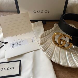 Gucci Women's Belt with Black Strap and Gold GG Buckle
